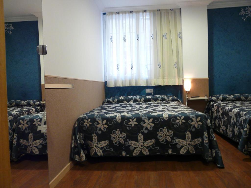 Hostal Gaudi Cuenca Cuenca  Room photo